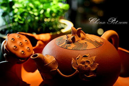 紫砂文化藝術中心樣品名壺系列‧魚荷壺h(典藏‧真壺)