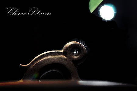 韓洪波手製‧辛卯~兔年紀念壺‧瓊宇壺f(典藏‧真壺)