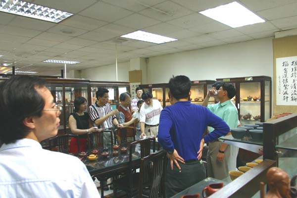 0412老兄一飲而盡，頗有江湖名士豪邁之風！